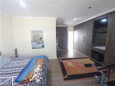 3 Bed House in Southernwood photo number 8