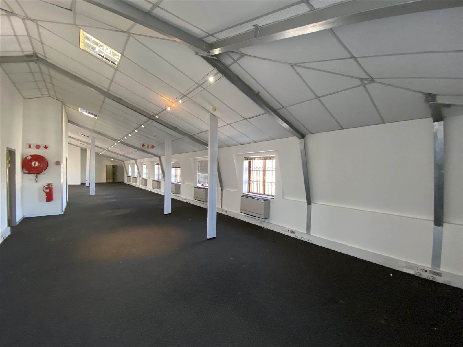 269  m² Commercial space in Rivonia photo number 13