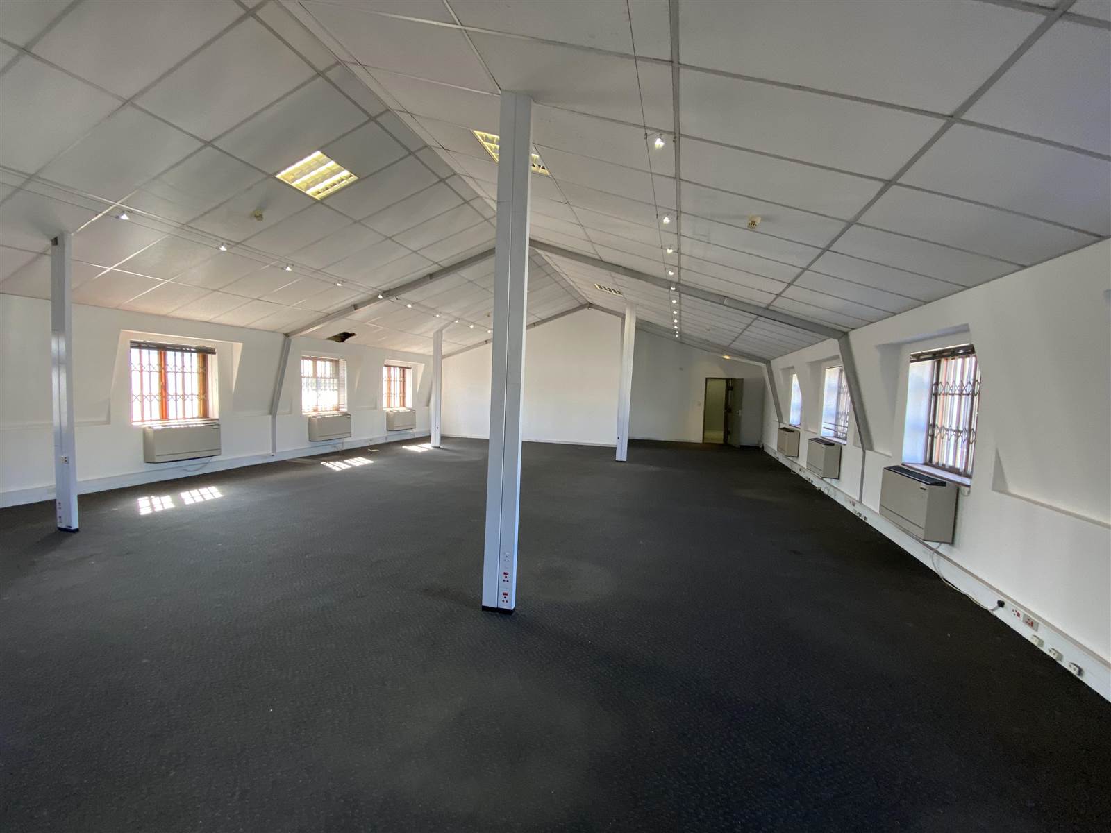 269  m² Commercial space in Rivonia photo number 15
