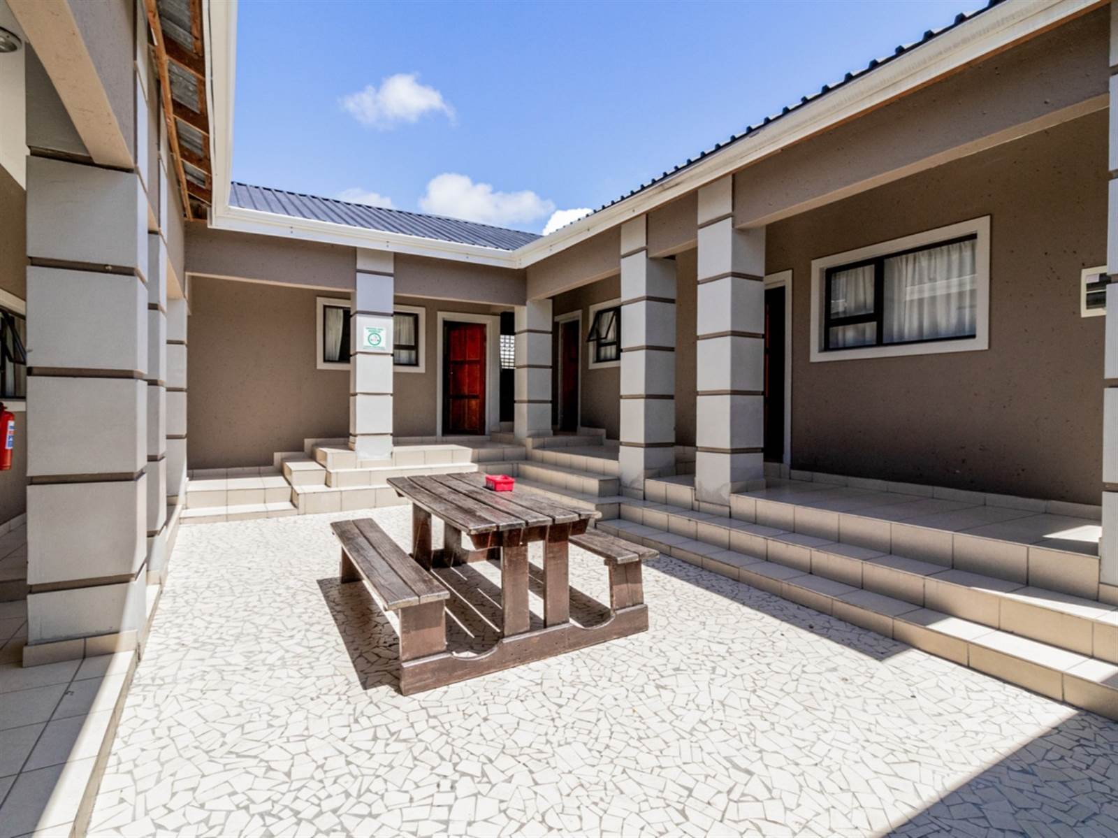 12 Bed House in Southernwood photo number 6