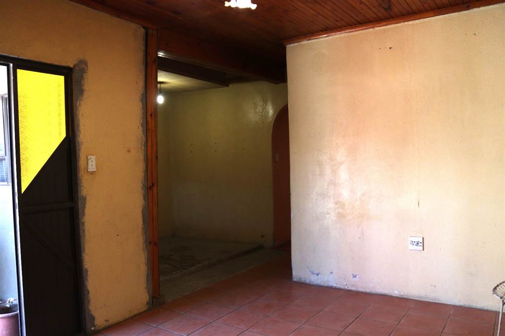 4 Bed House in Khayelitsha photo number 6