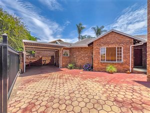 3 Bed Duet in Eldoraigne