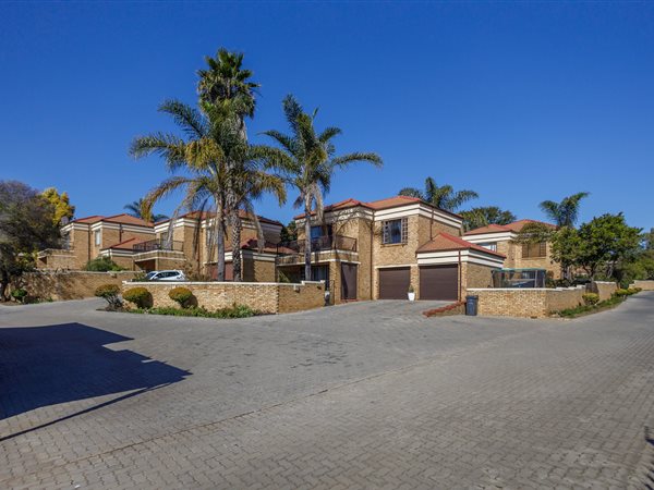 4 Bed Townhouse in Radiokop