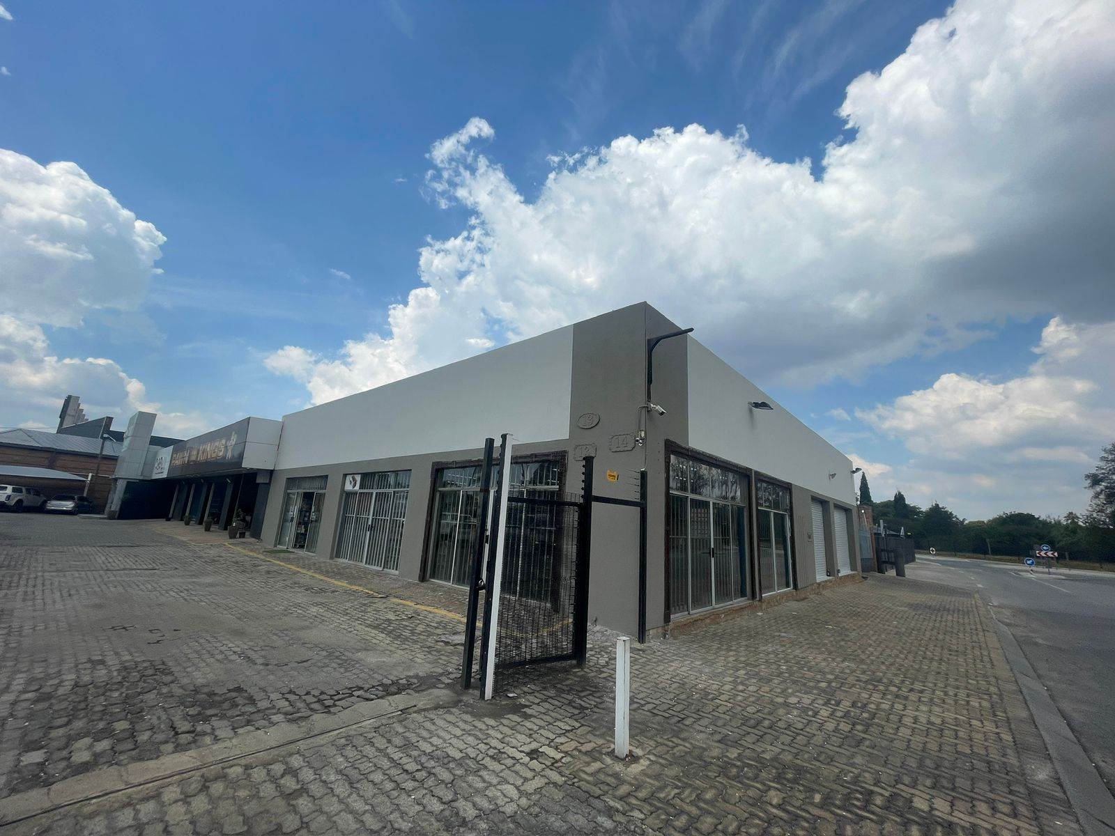 1150  m² Commercial space in Beyers Park photo number 3