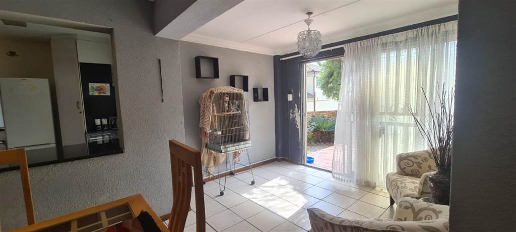 3 Bed Townhouse in Amorosa photo number 4