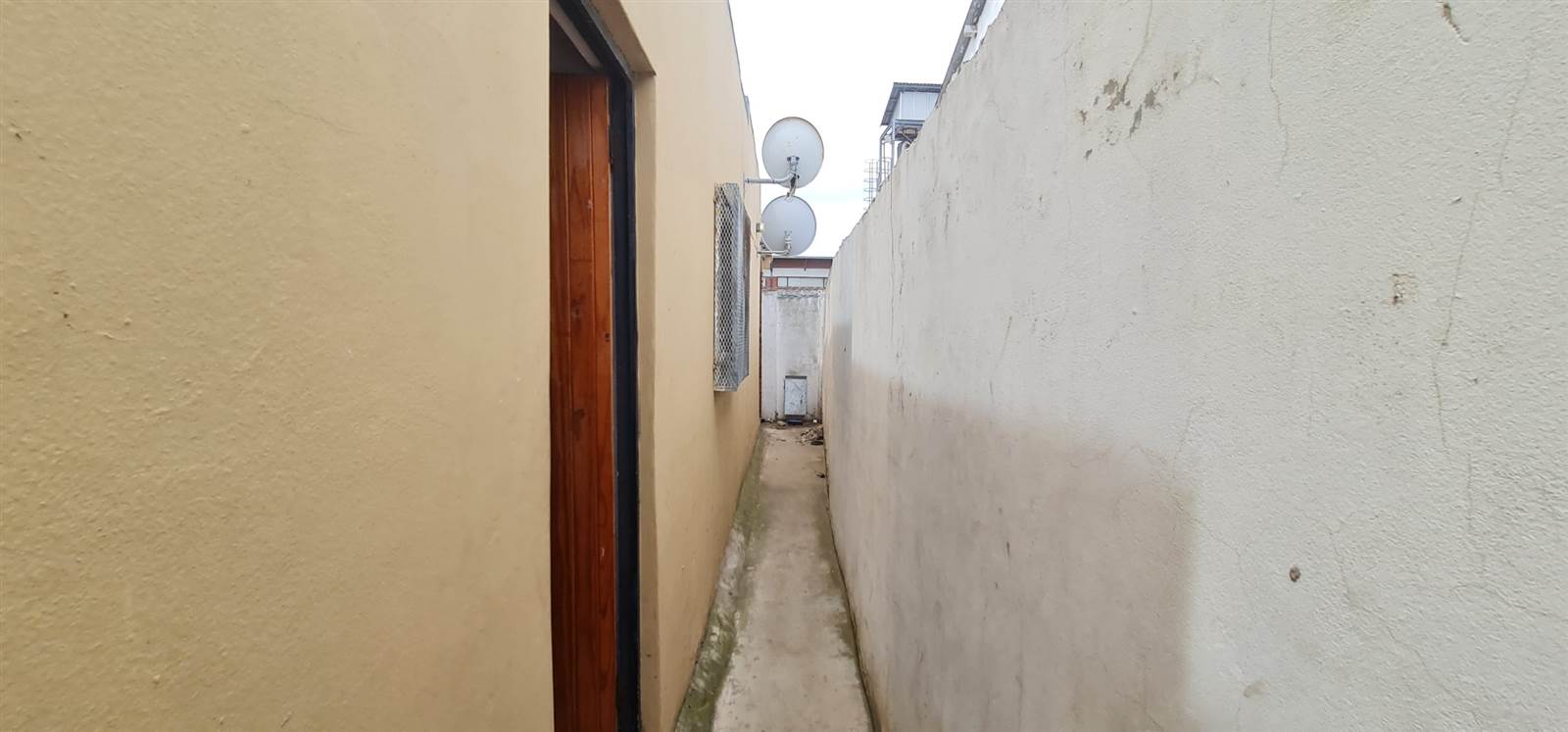 6 Bed Apartment in Zwide photo number 8
