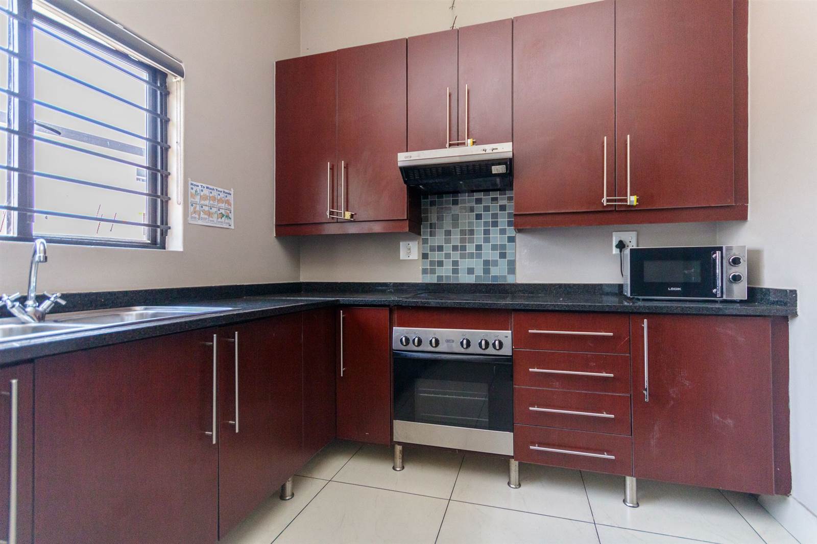 2 Bed Apartment in Greenstone Hill photo number 28