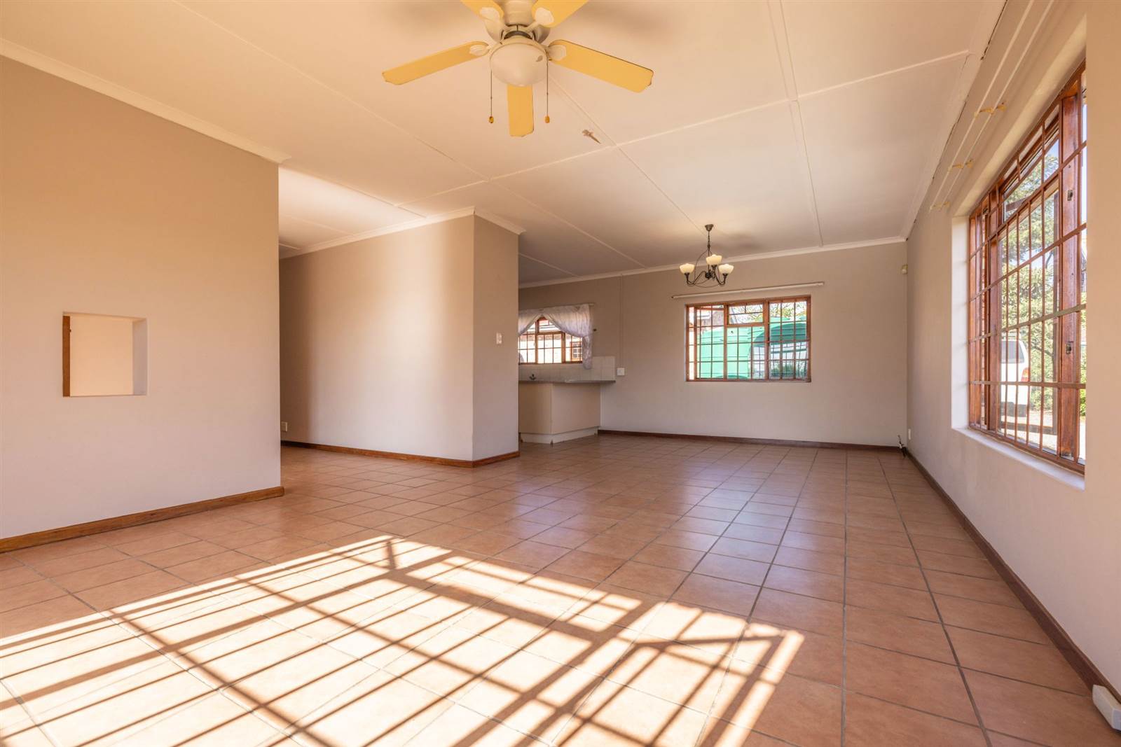 3 Bed House in Cradock Heights photo number 9