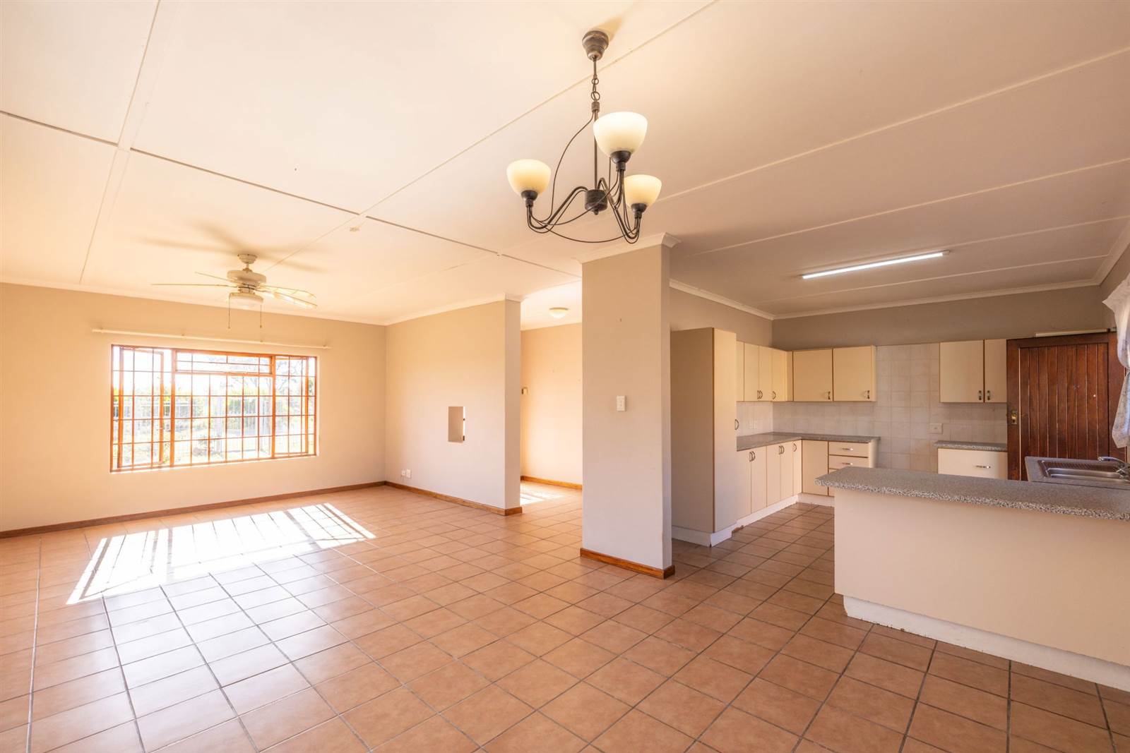 3 Bed House in Cradock Heights photo number 13