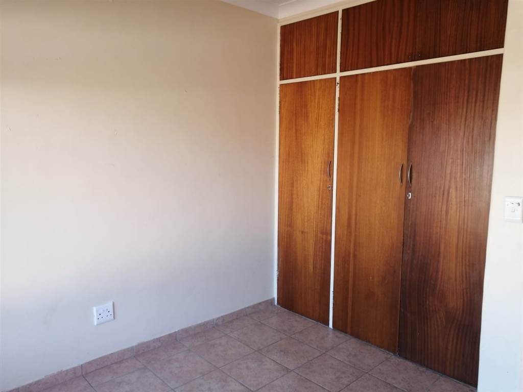 4 Bed House in Oudorp photo number 25
