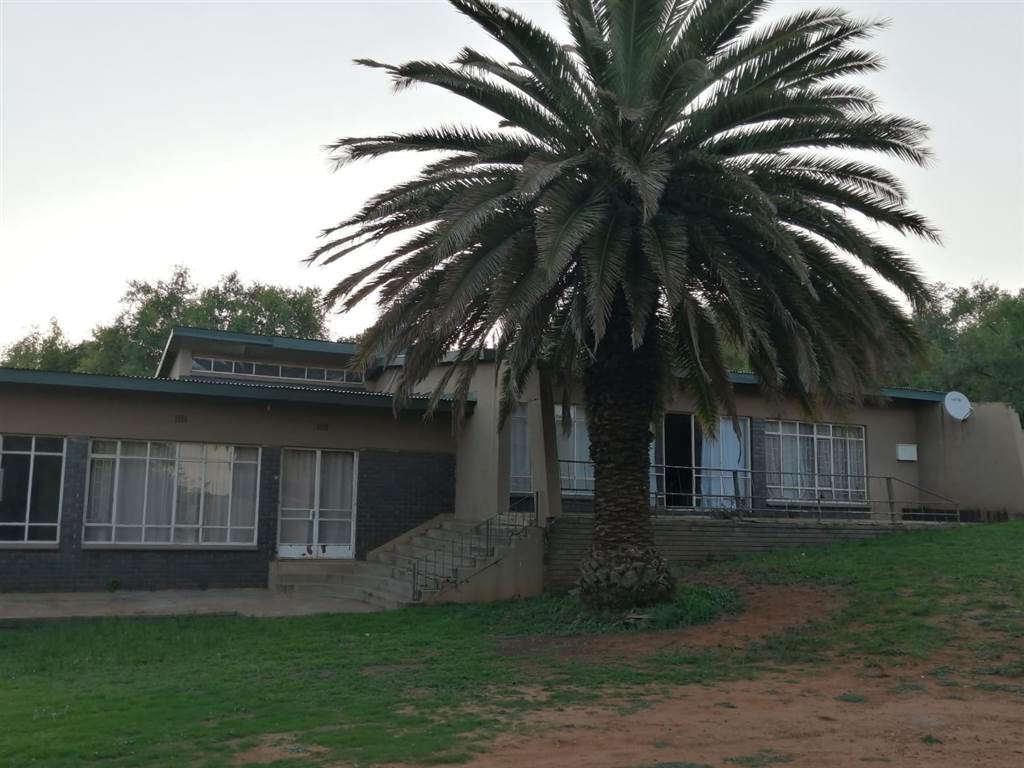 4 Bed House in Oudorp photo number 11