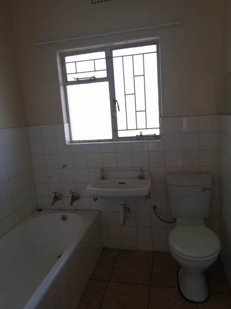 4 Bed House in Oudorp photo number 21