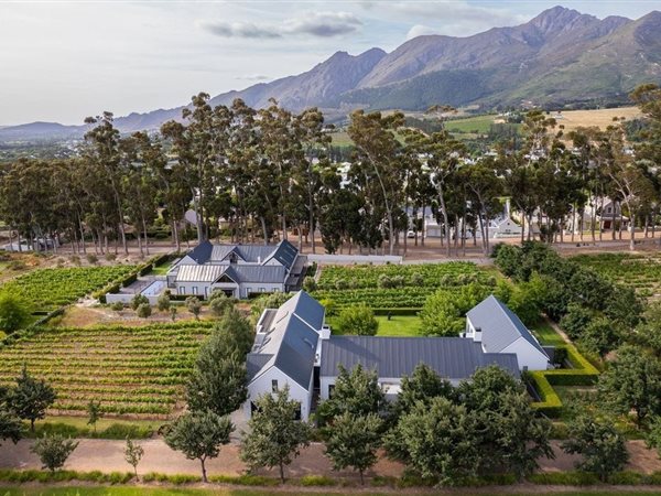 3194 m² Land available in Franschhoek