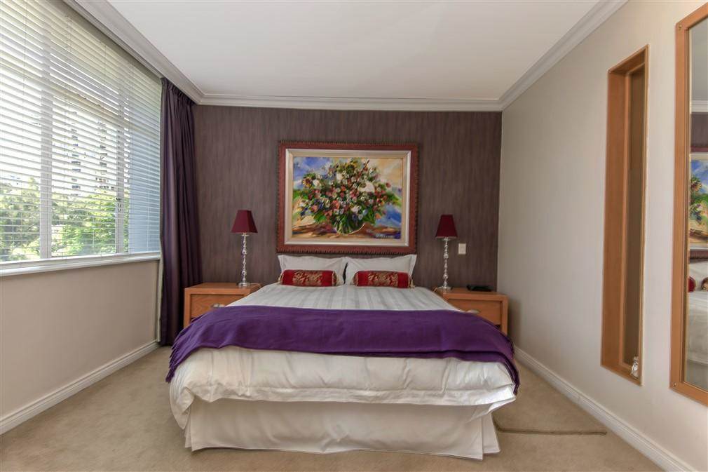 3 Bed Apartment in Benmore Gardens photo number 17