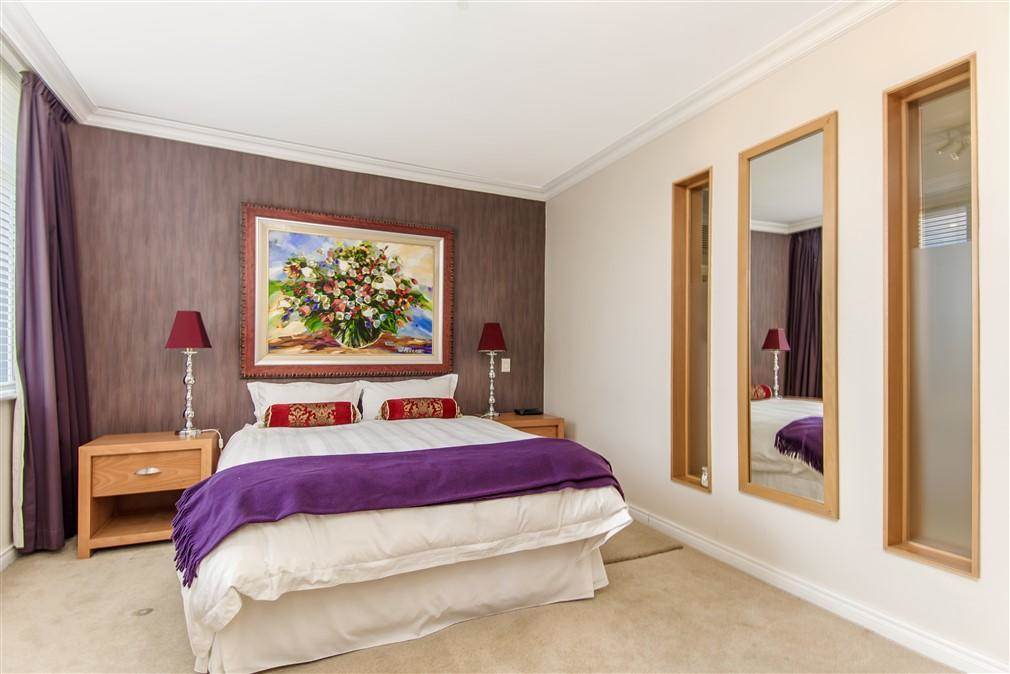 3 Bed Apartment in Benmore Gardens photo number 19