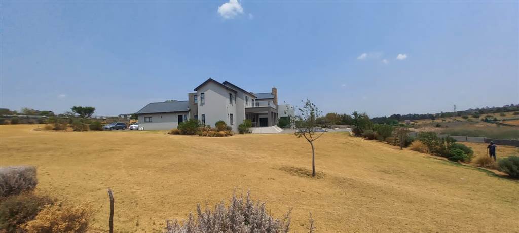 4 Bed House in Blue Hills Equestrian Estate photo number 17