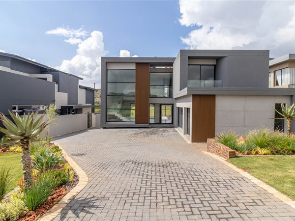 5 Bedroom House 5 Bedroom House