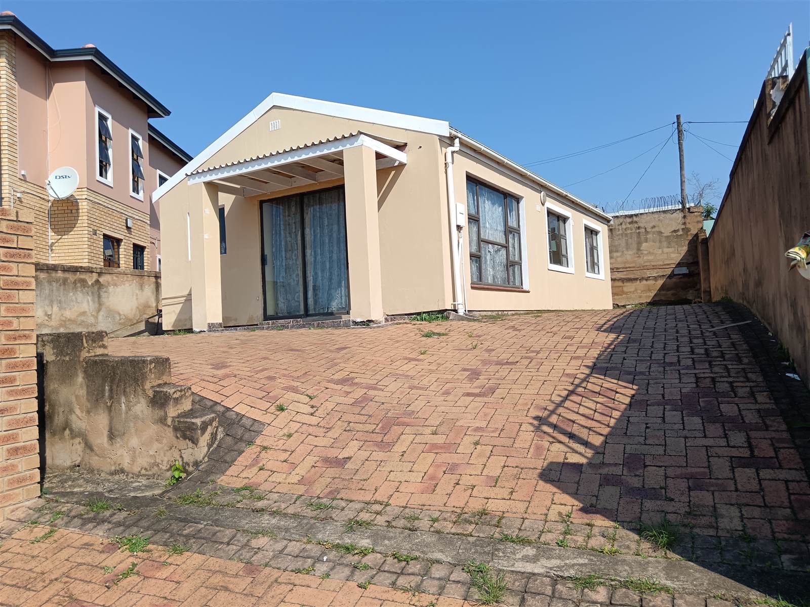 3 Bed House in Newlands East photo number 2