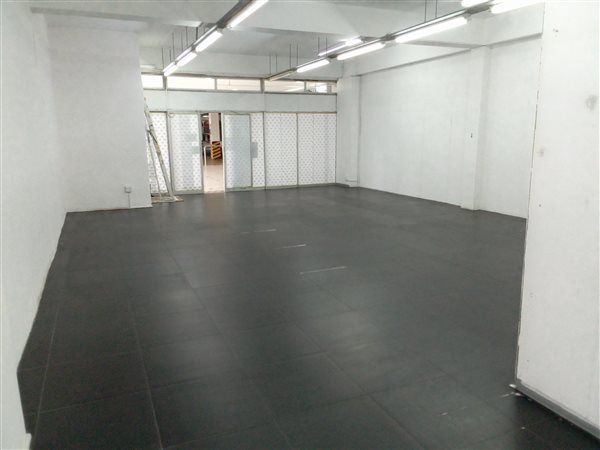 71.7  m² Commercial space