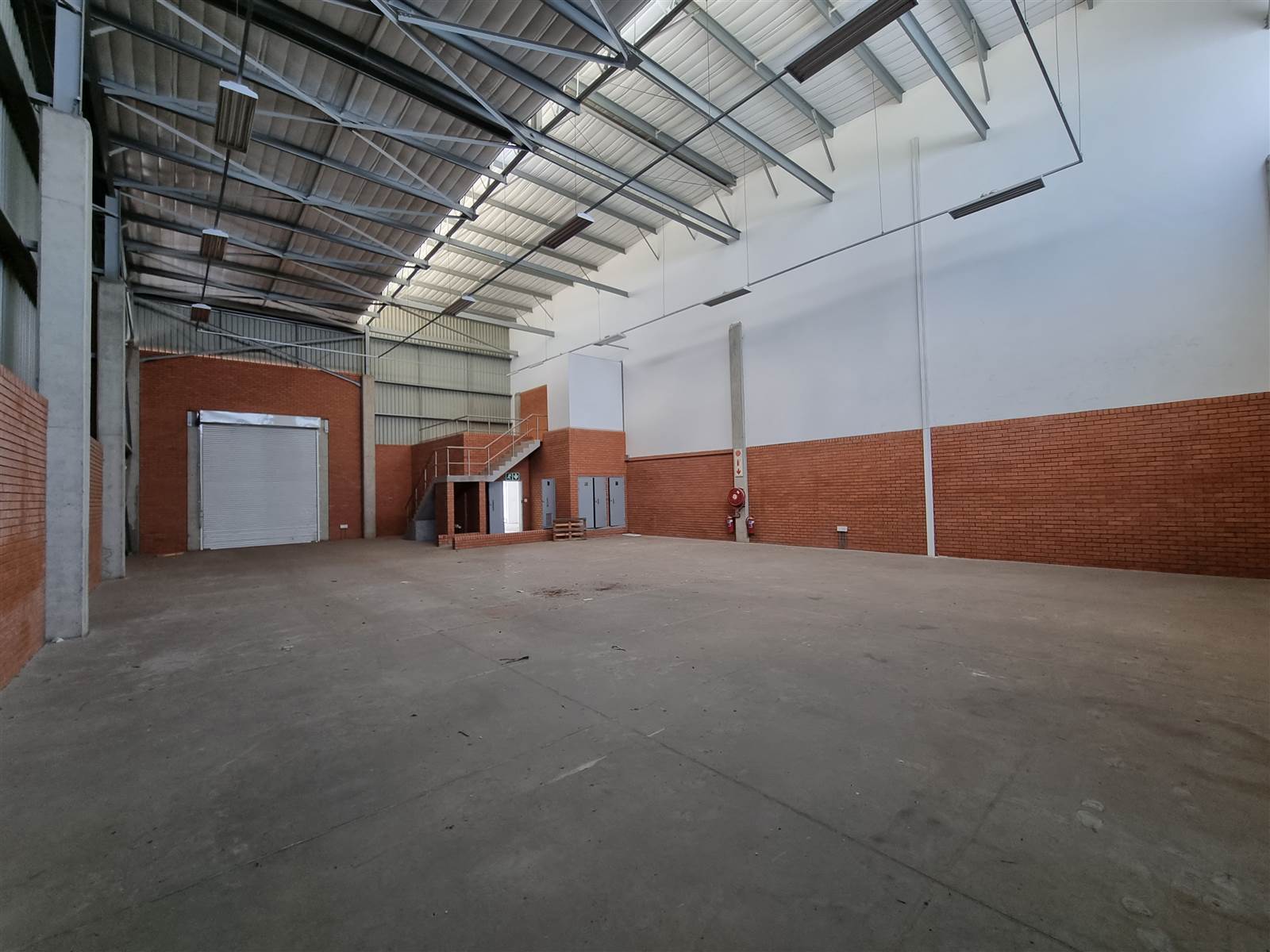 344  m² Industrial space in Linbro Park photo number 2