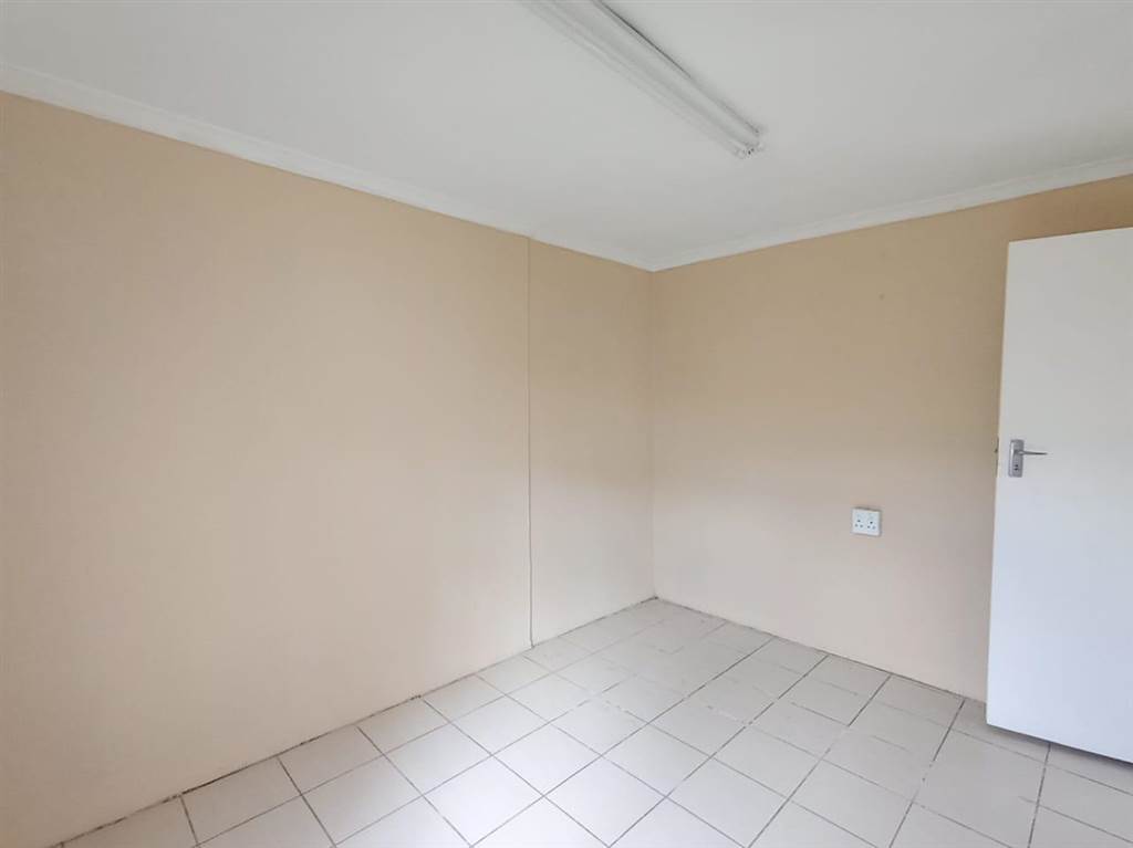 80  m² Commercial space in Musgrave photo number 8