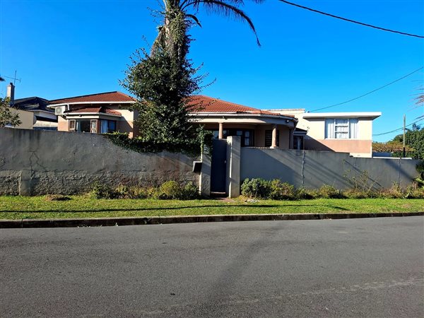 3 Bedroom House 3 Bedroom House