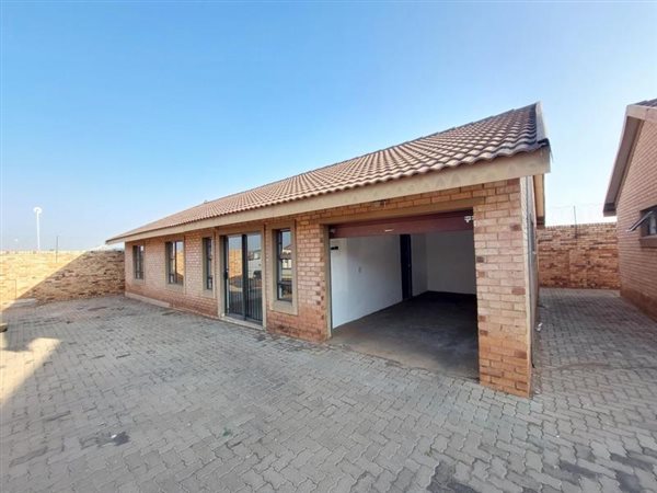 3 Bed Townhouse in Lotus Gardens