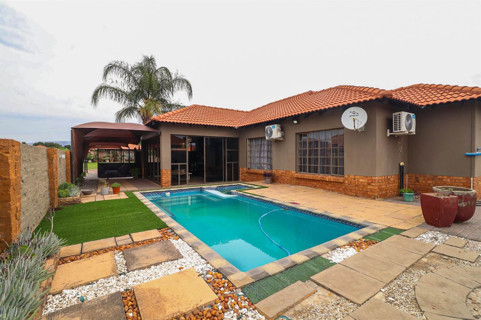 3 Bed House in Waterkloof East photo number 25