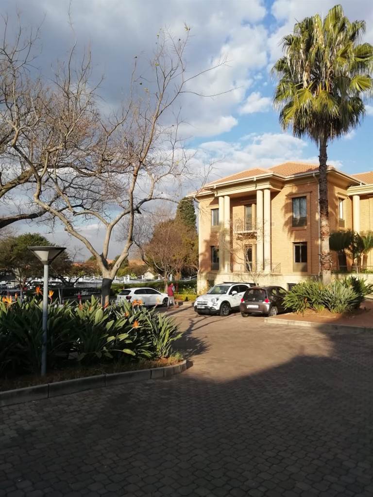 4790  m² Commercial space in Bryanston photo number 2