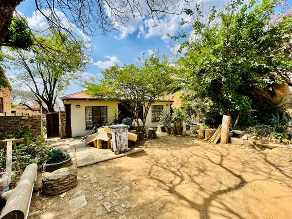 13 Bed House in Turffontein