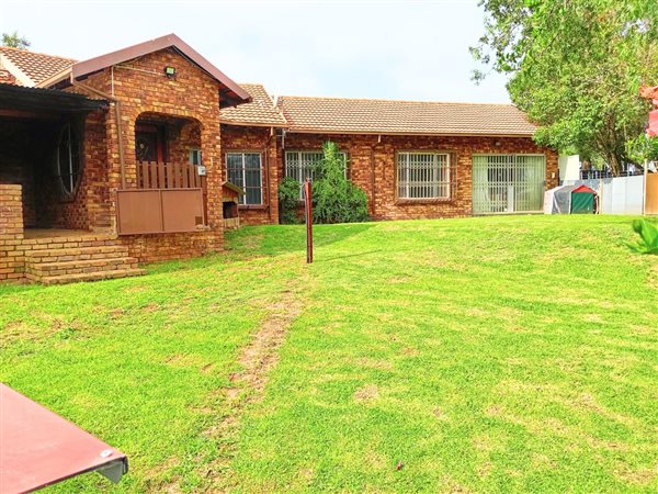 3 Bed House in Mnandi AH