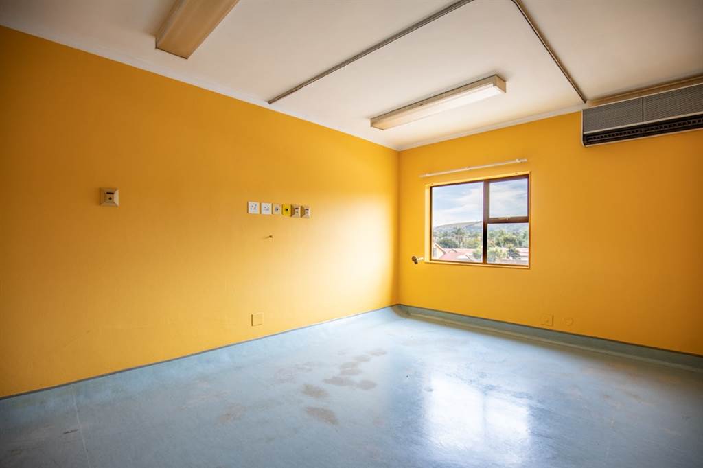 3955  m² Commercial space in East Lynne photo number 27
