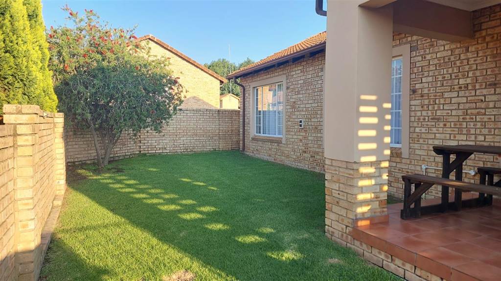 3 Bed Townhouse in Sasolburg photo number 4