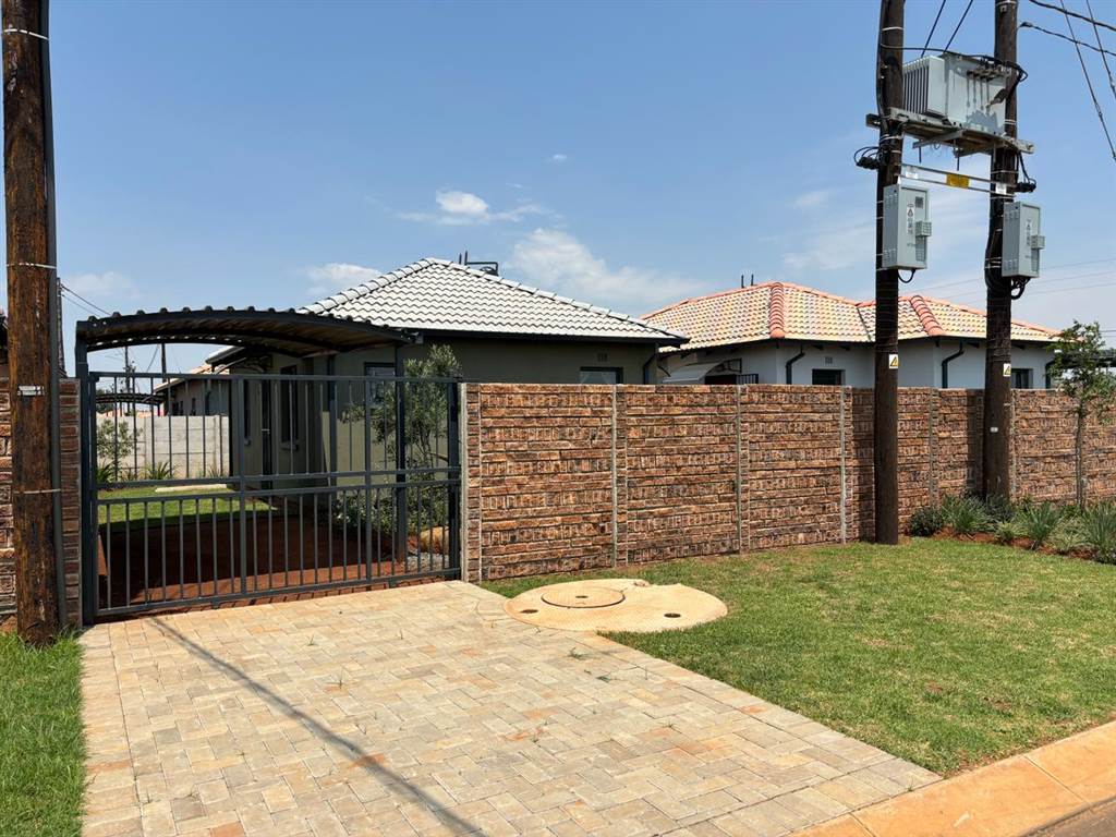 2 Bed House in Inanda photo number 3