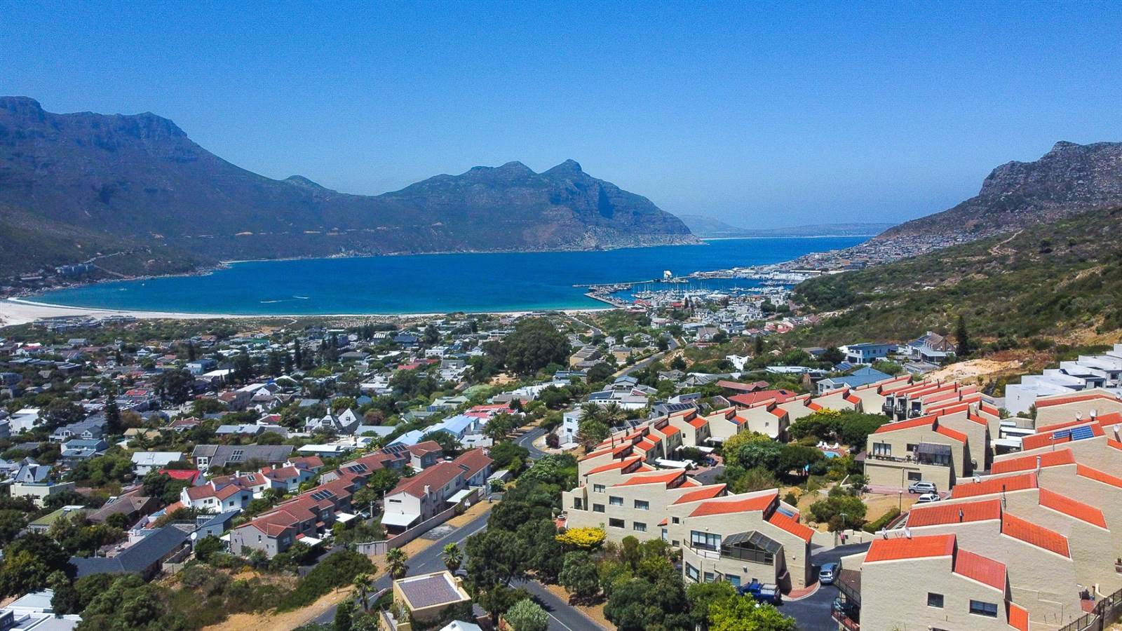 4 Bed Townhouse in Hout Bay and surrounds photo number 4