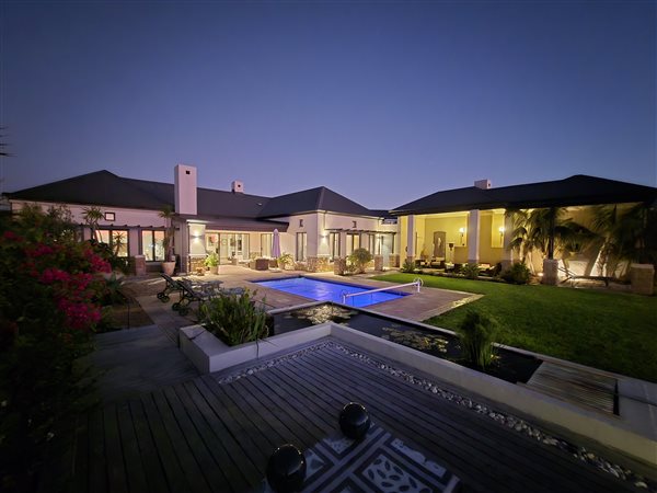 4 Bedroom House 4 Bedroom House