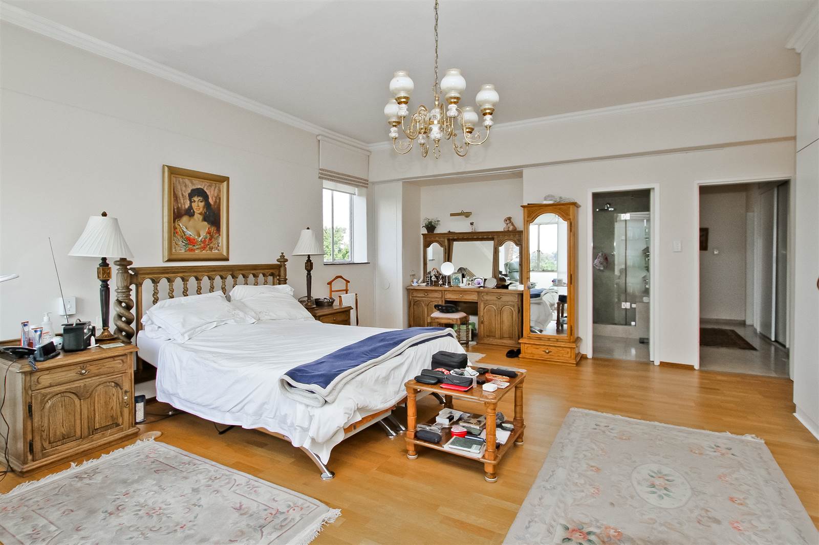 3 Bed Apartment in Hyde Park photo number 13
