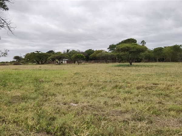 736 m² Land