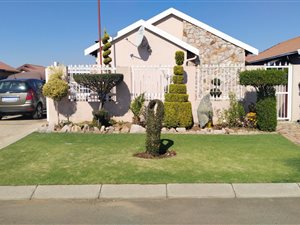 4 Bed House in Leondale