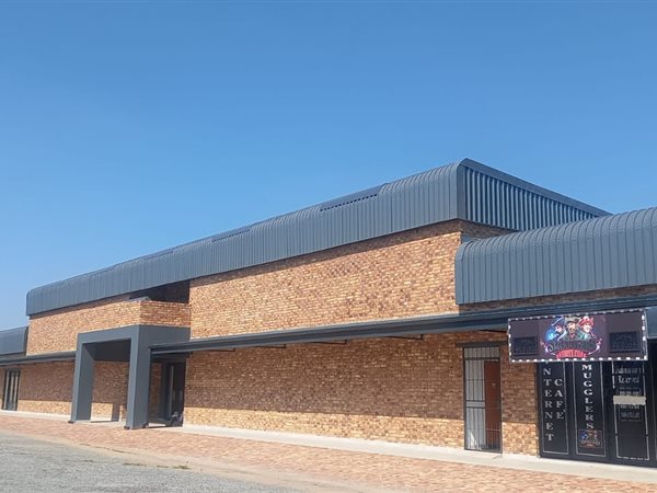 583  m² Retail Space