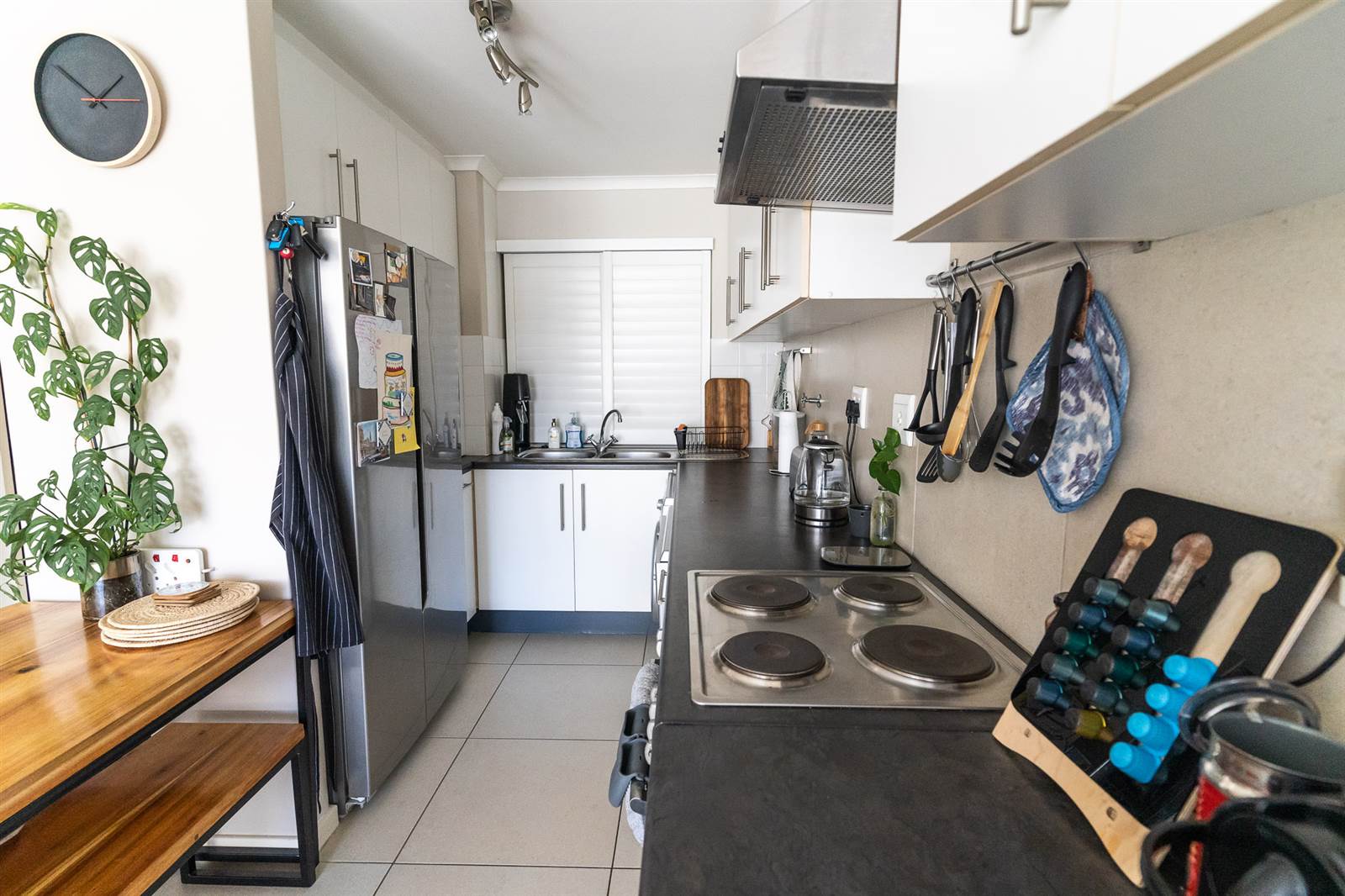 2 Bed Apartment in Sea Point photo number 9