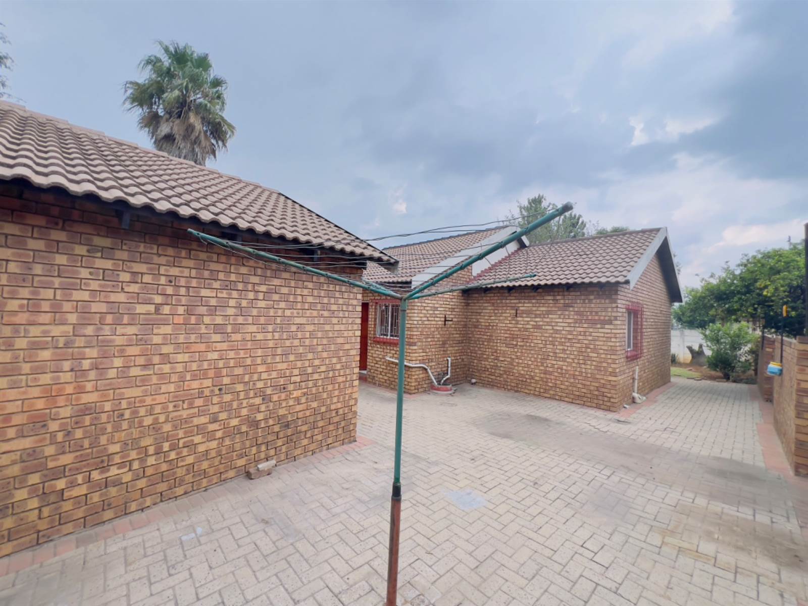 2 Bed Townhouse in Witbank Central photo number 20