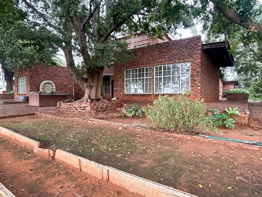 18 ha Farm in Potchefstroom Central photo number 4