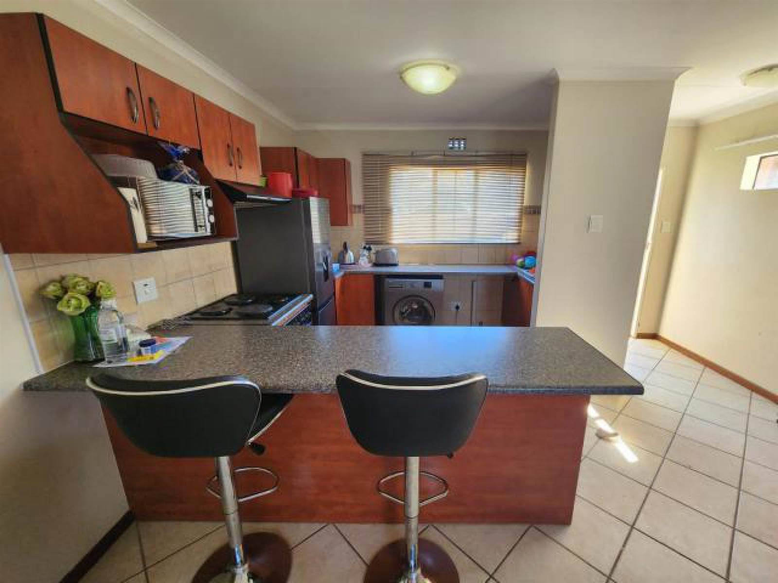 2 Bed Townhouse in Bloemfontein photo number 9