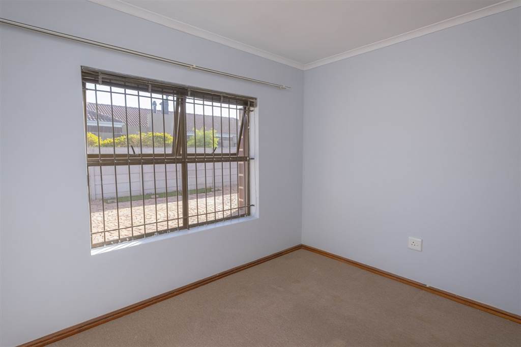 2 Bed House in Brackenfell Central photo number 20