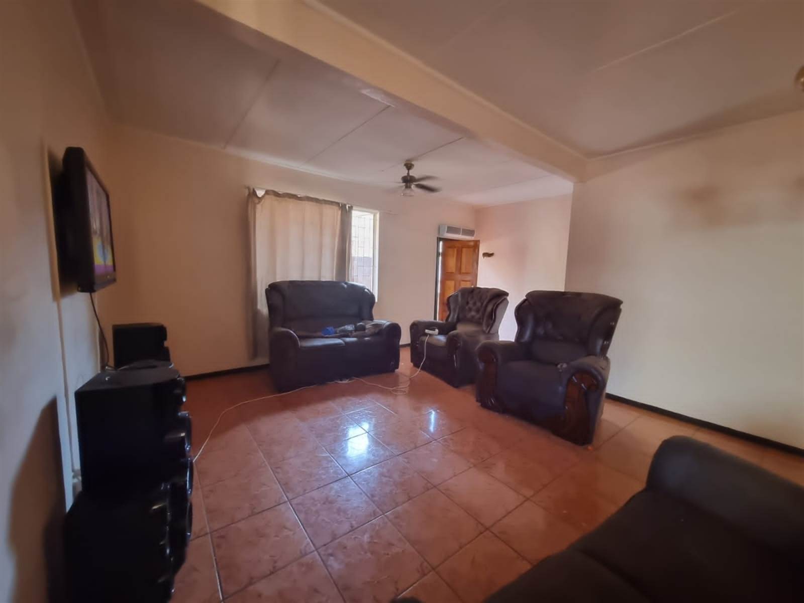3 Bed House in Thabazimbi photo number 8
