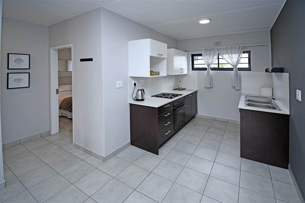 2 Bed Apartment in Parklands North photo number 4