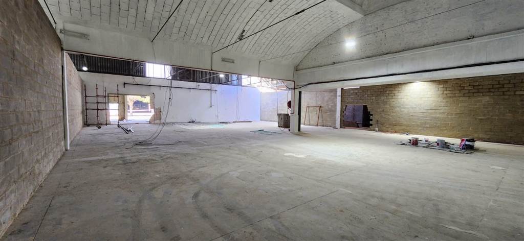 1445  m² Industrial space in Dal Josafat photo number 9