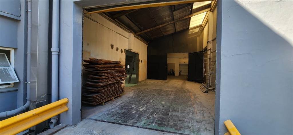 1445  m² Industrial space in Dal Josafat photo number 10