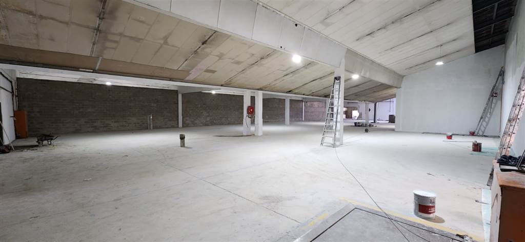 1445  m² Industrial space in Dal Josafat photo number 3